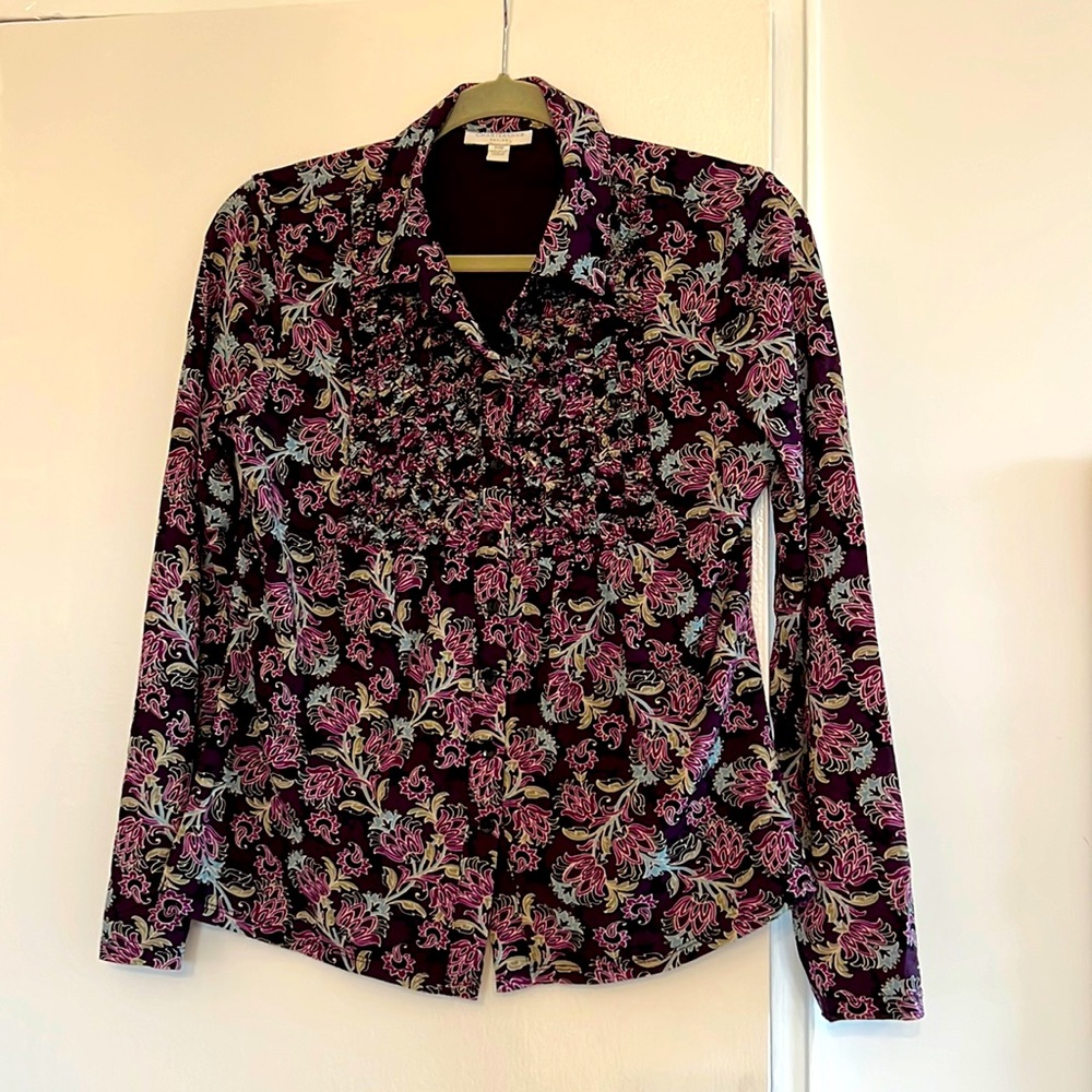 Petite blouse ruched detail in front. Size PM